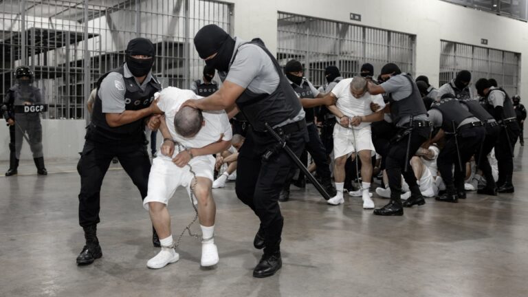 108124310 17435246792025 04 01t154852z 1472998627 rc2pddajh01d rtrmadp 0 usa trump migration gang