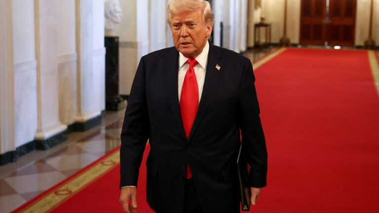 108132347 17447484972025 04 15t201943z 2116370870 rc2kydak8joe rtrmadp 0 usa trump