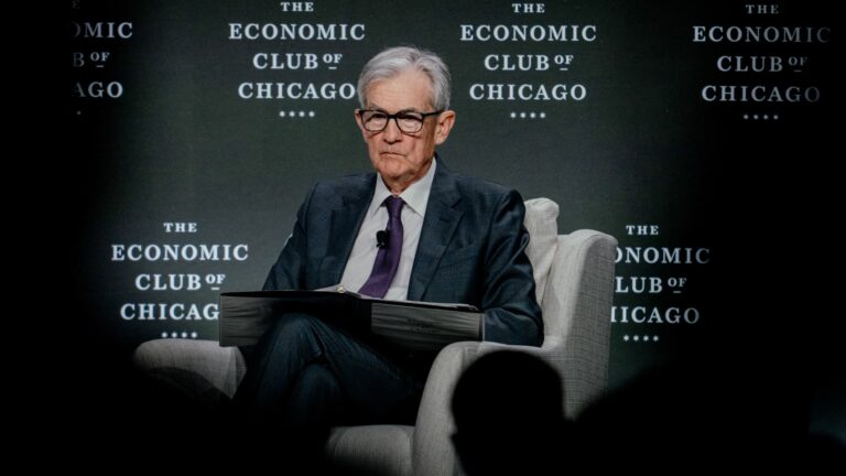108133290 1745244017215 108133290 1744892514182 gettyimages 2209989763 POWELL CHICAGO