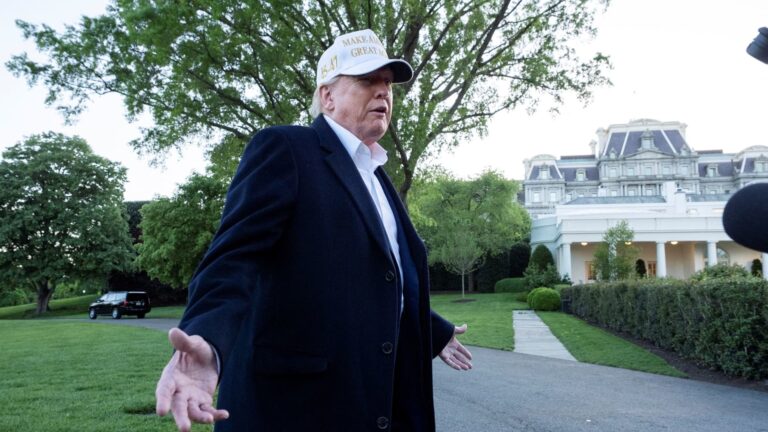 108137263 17458428742025 04 27t233937z 1435157061 rc2n6eans3f7 rtrmadp 0 usa trump