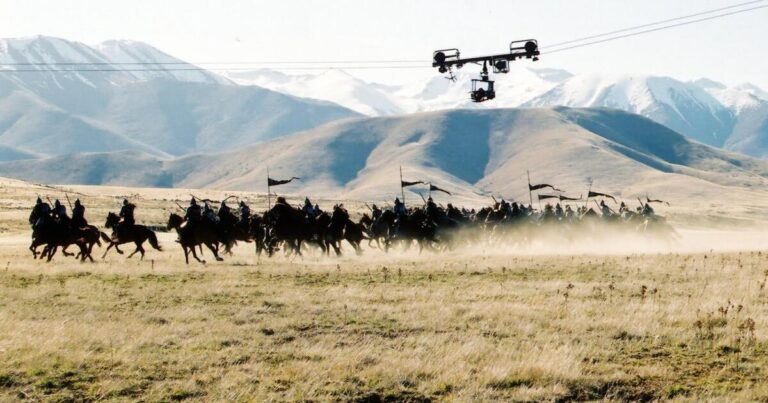 urlhttps3A2F2Fcalifornia times brightspot.s3.amazonaws.com2F162Fb12Fa1c6b2c4404d8109e65c80c0a0f22F1357602 et new zealand film industry lotr wetaworkshop 1